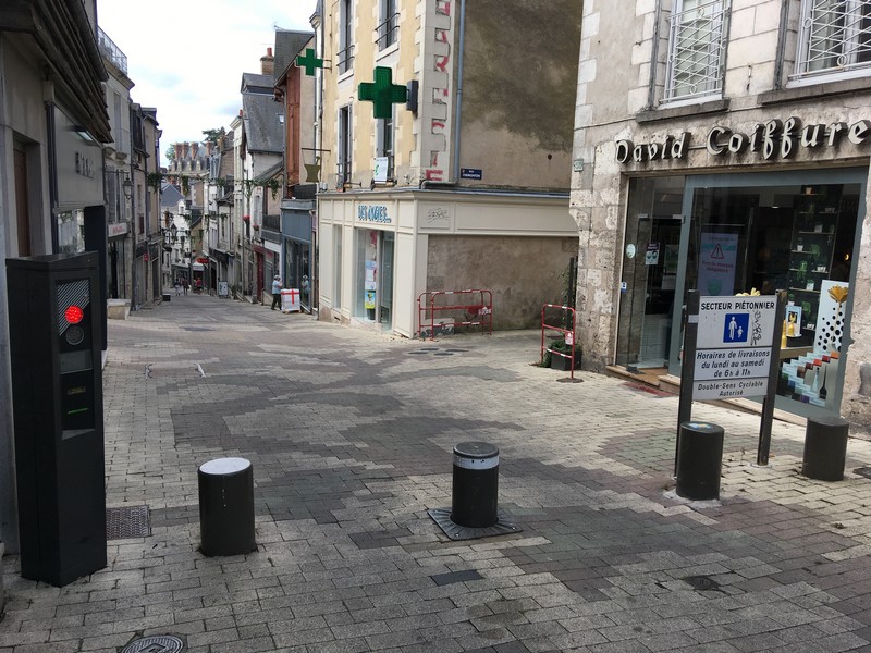 Rue piétonne - Bornes - Porte-Chartraine